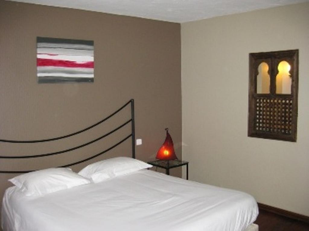 Hotel De La Gare Aix-les-Bains Room photo